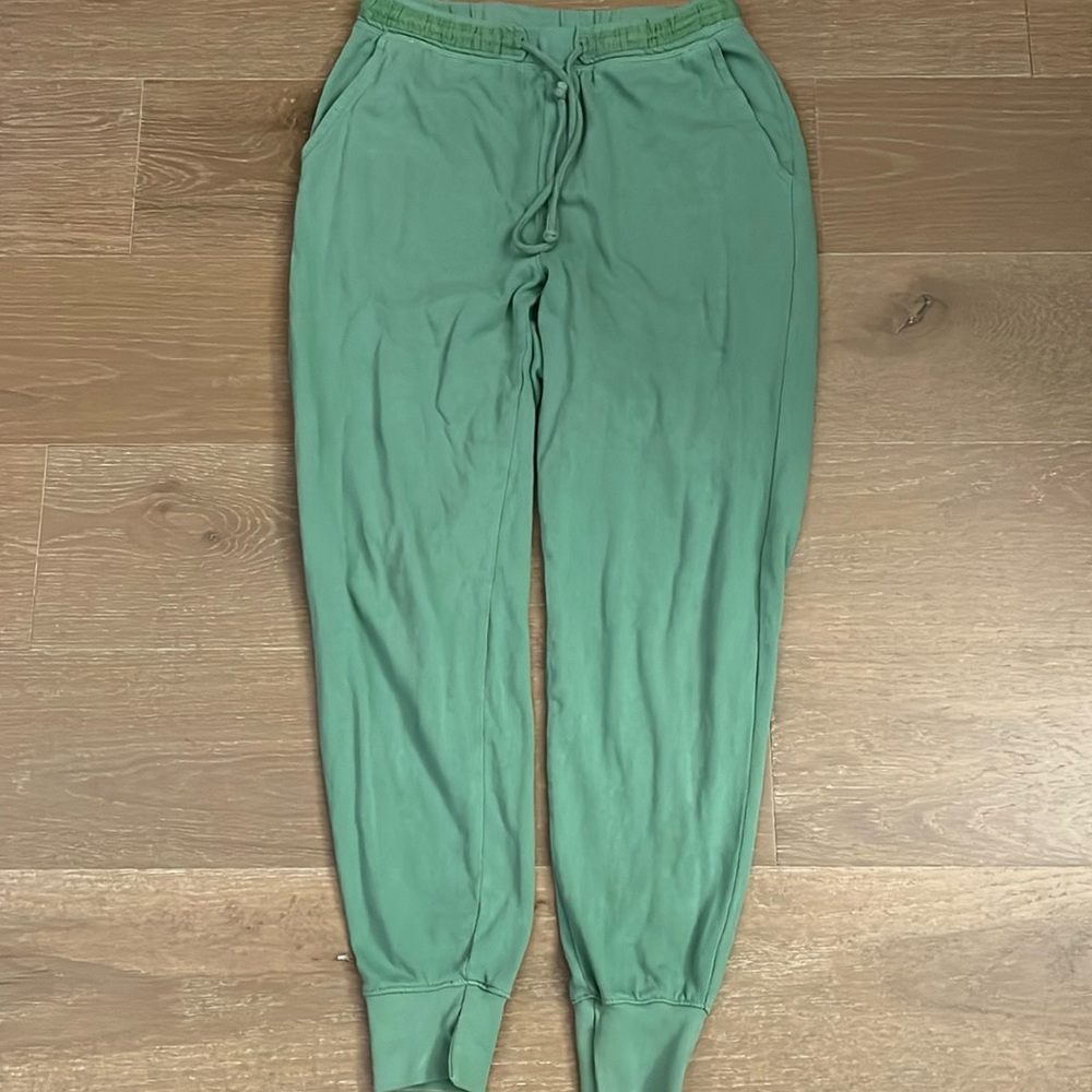 aerie Lightweight Cotton Jogger in green size small